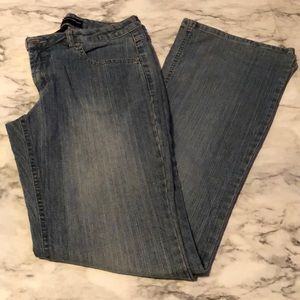 Squeeze Flare Jeans Light Wash Low Rise DD12